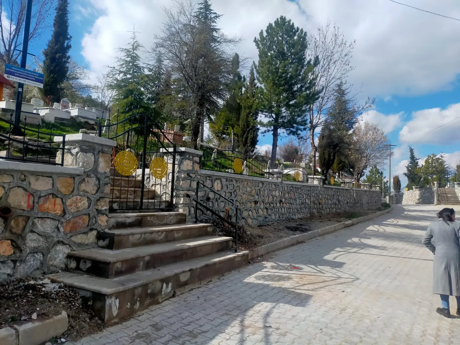 Kütahya Belediyesi 7 Adet mezarlık yapım işi thumbnail 2