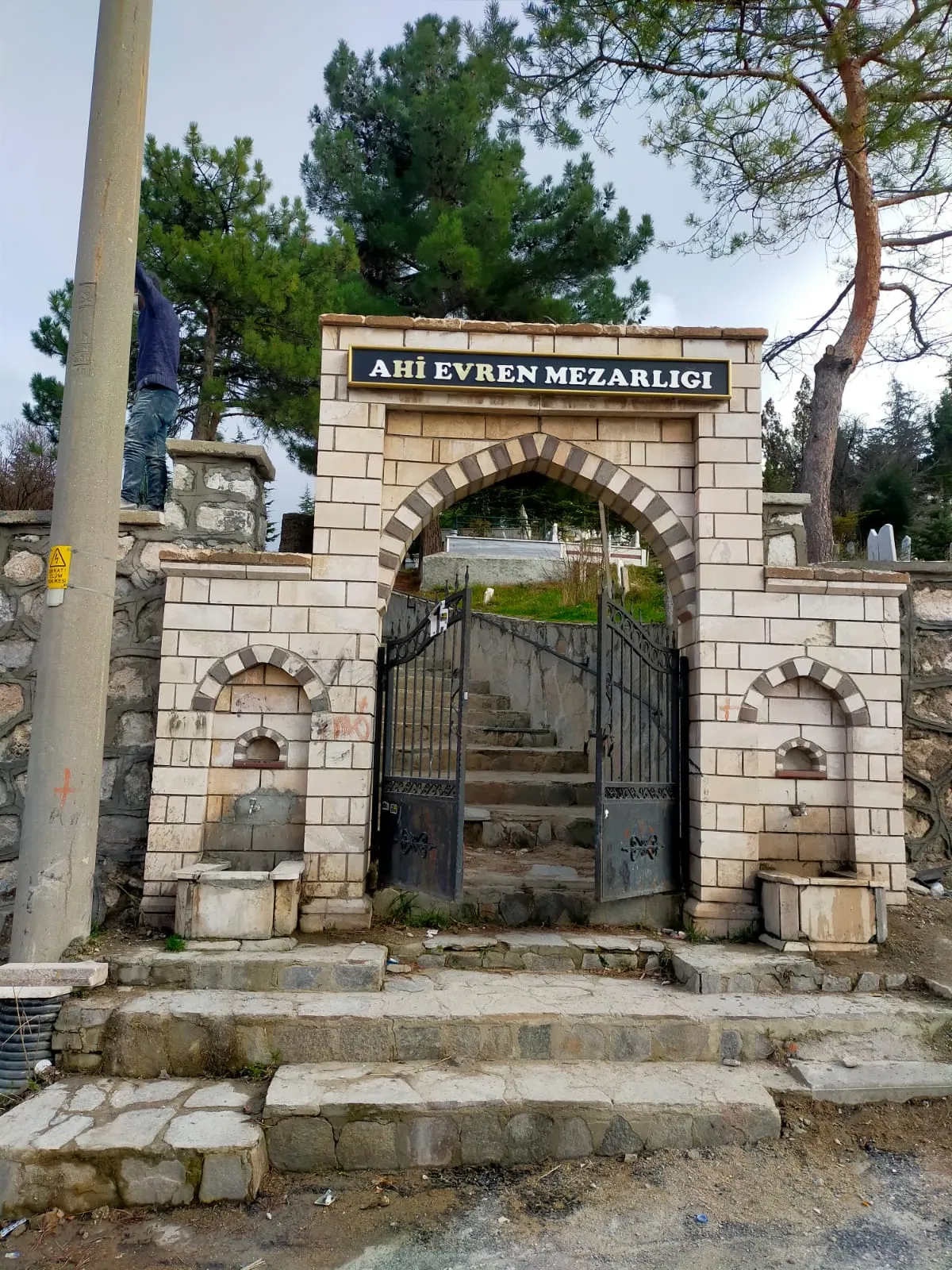 Kütahya Belediyesi 7 Adet mezarlık yapım işi