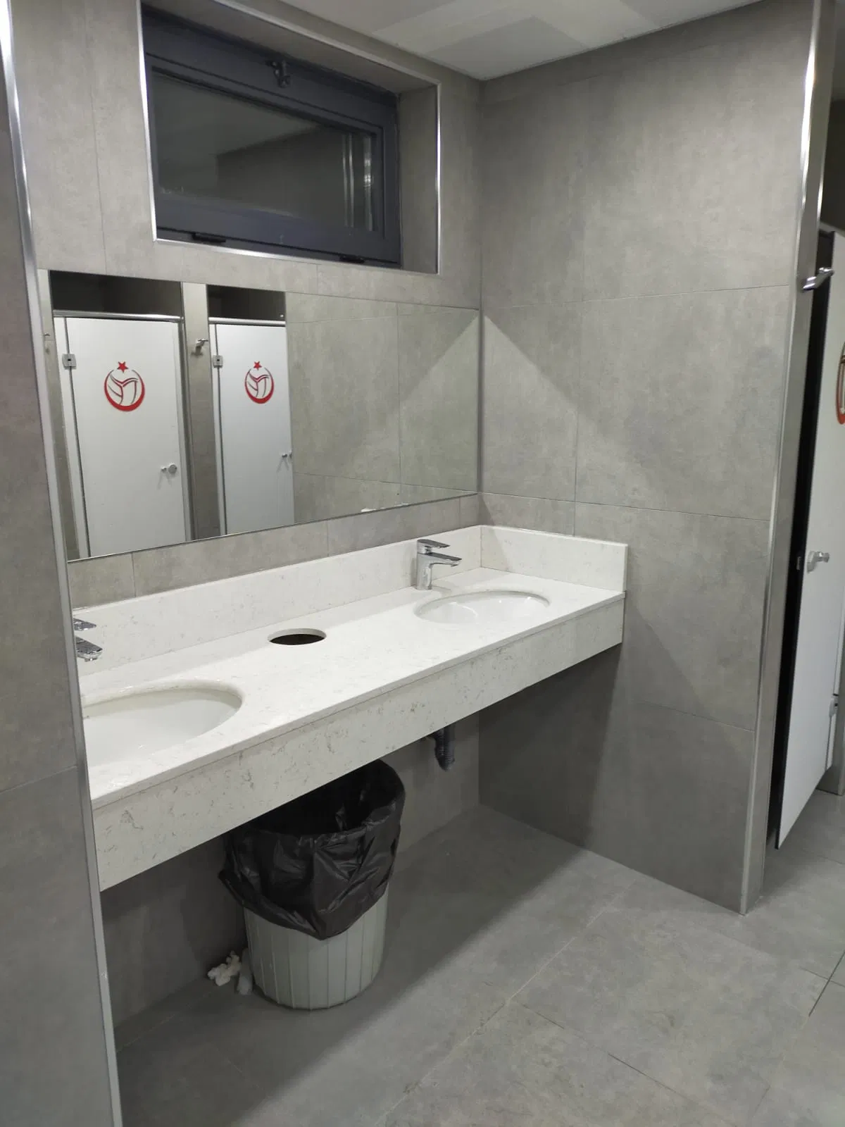 Burhan Felek Spor Kompleksi   thumbnail 4