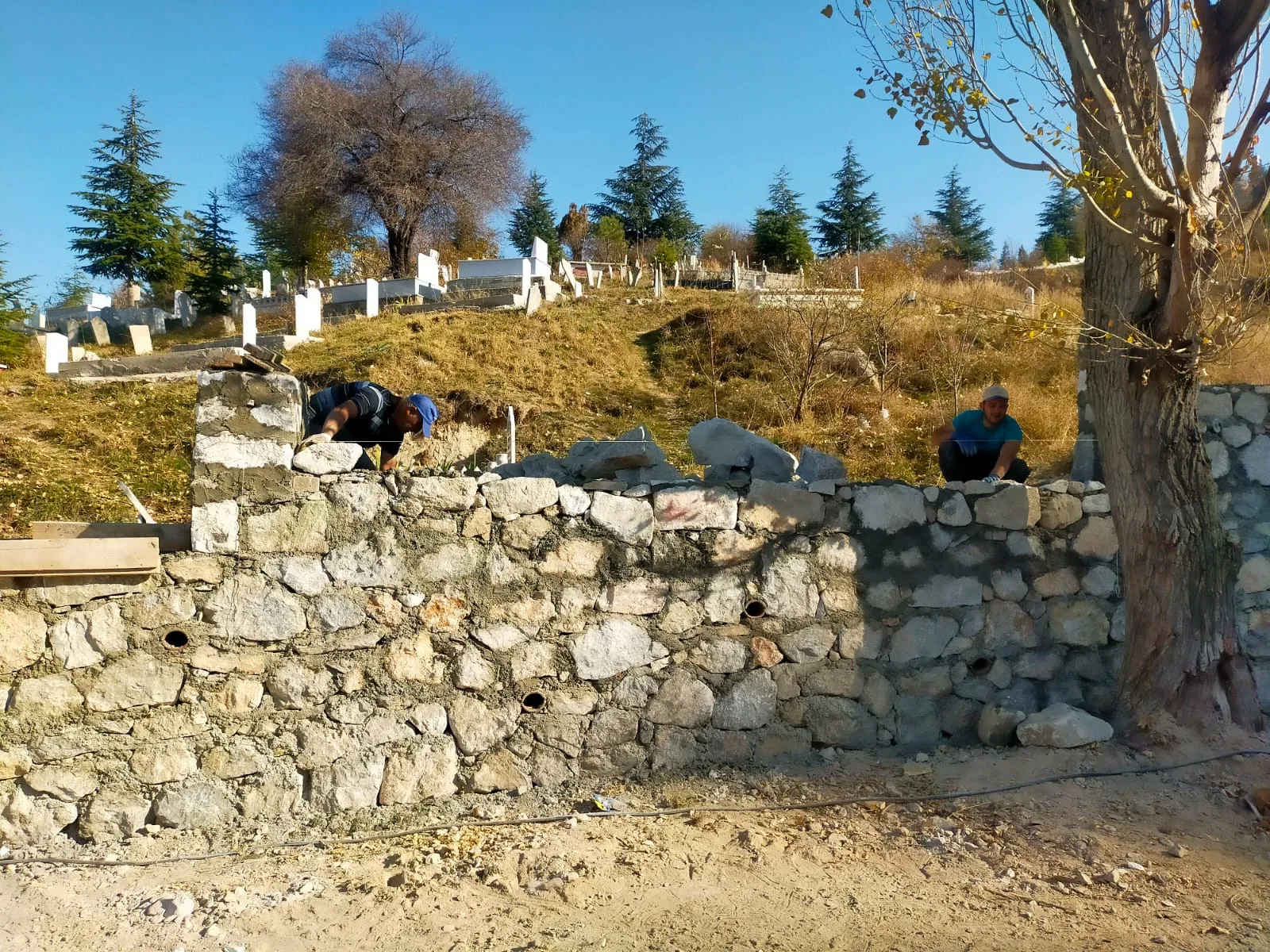 Kütahya Belediyesi 7 Adet mezarlık yapım işi thumbnail 4