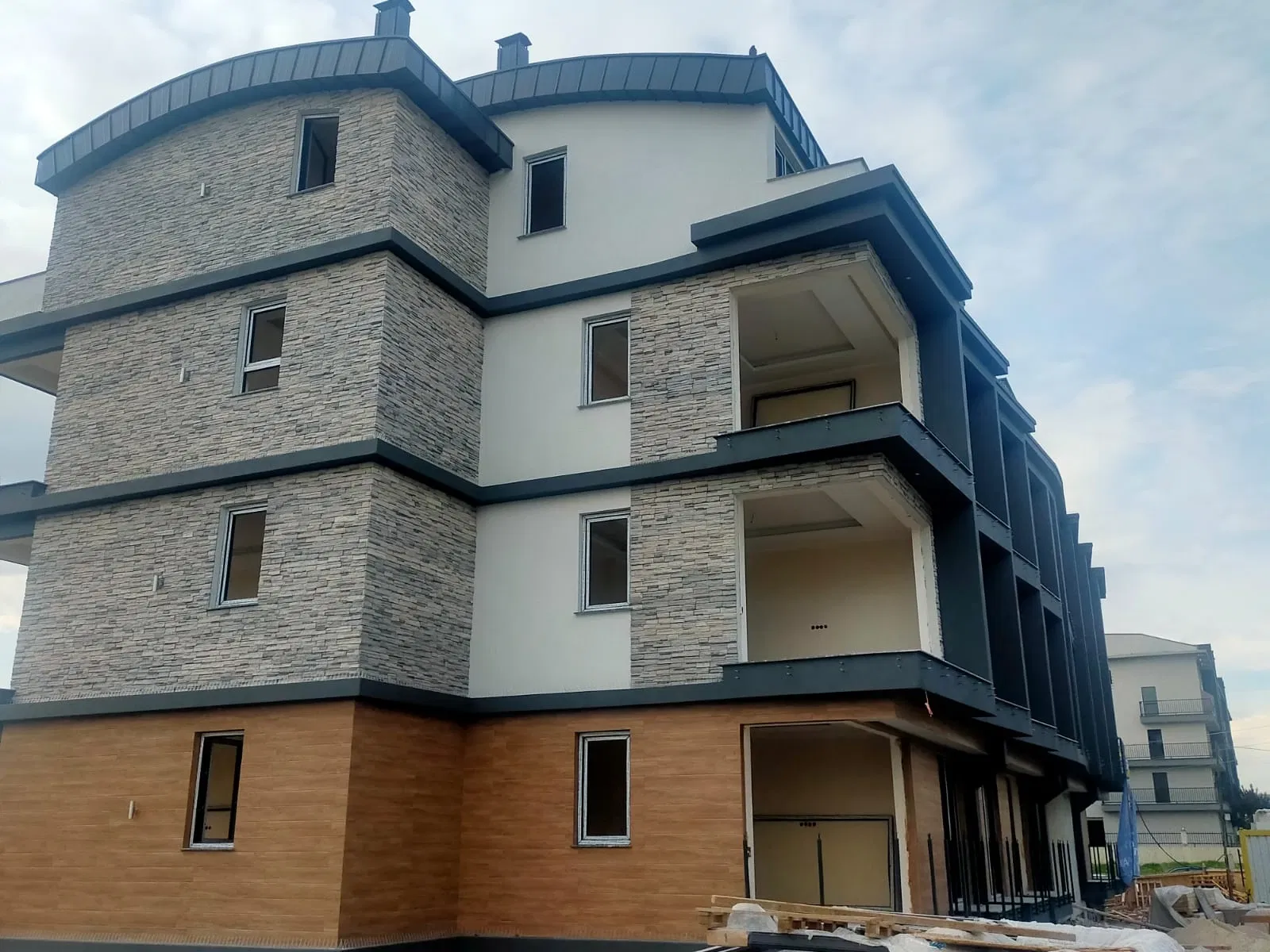 İncek Taşpınar Ceylanlar Petrol İnşaat İç ve Dış Cephe  thumbnail 7