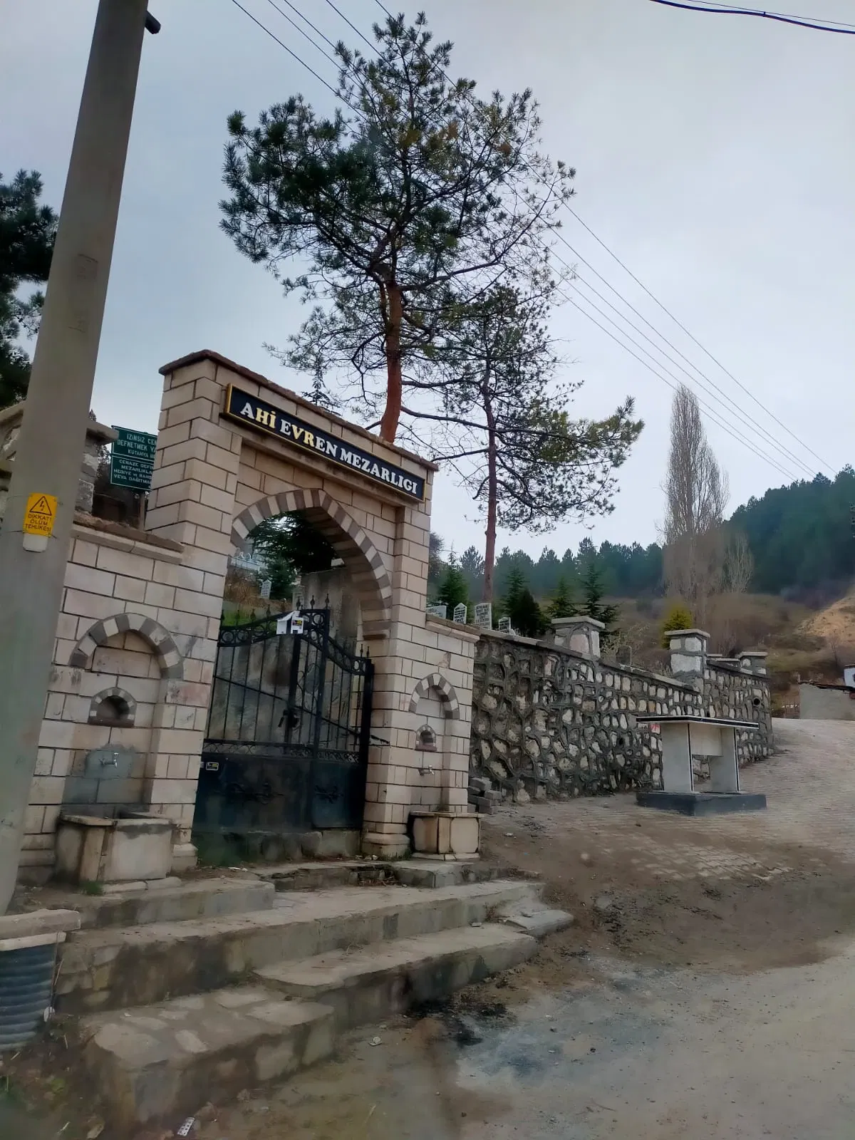 Kütahya Belediyesi 7 Adet mezarlık yapım işi thumbnail 10