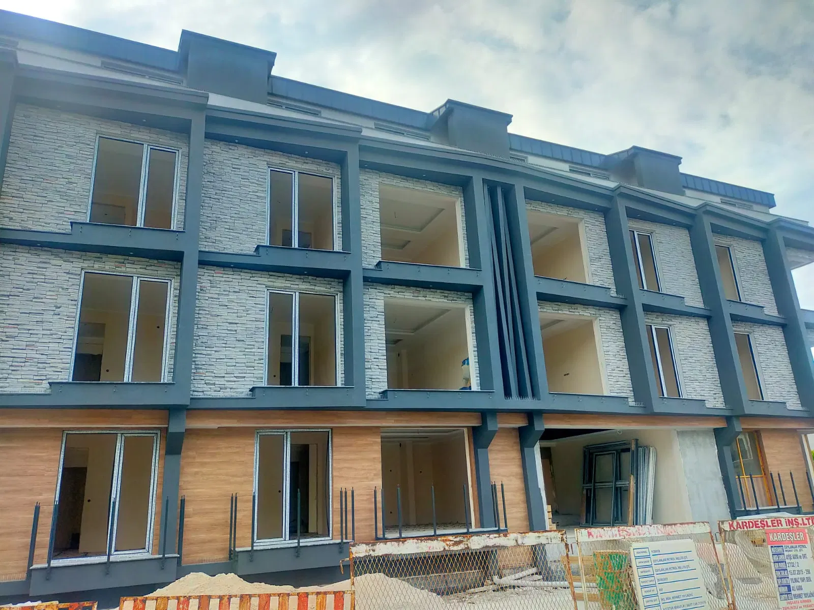 İncek Taşpınar Ceylanlar Petrol İnşaat İç ve Dış Cephe  thumbnail 11