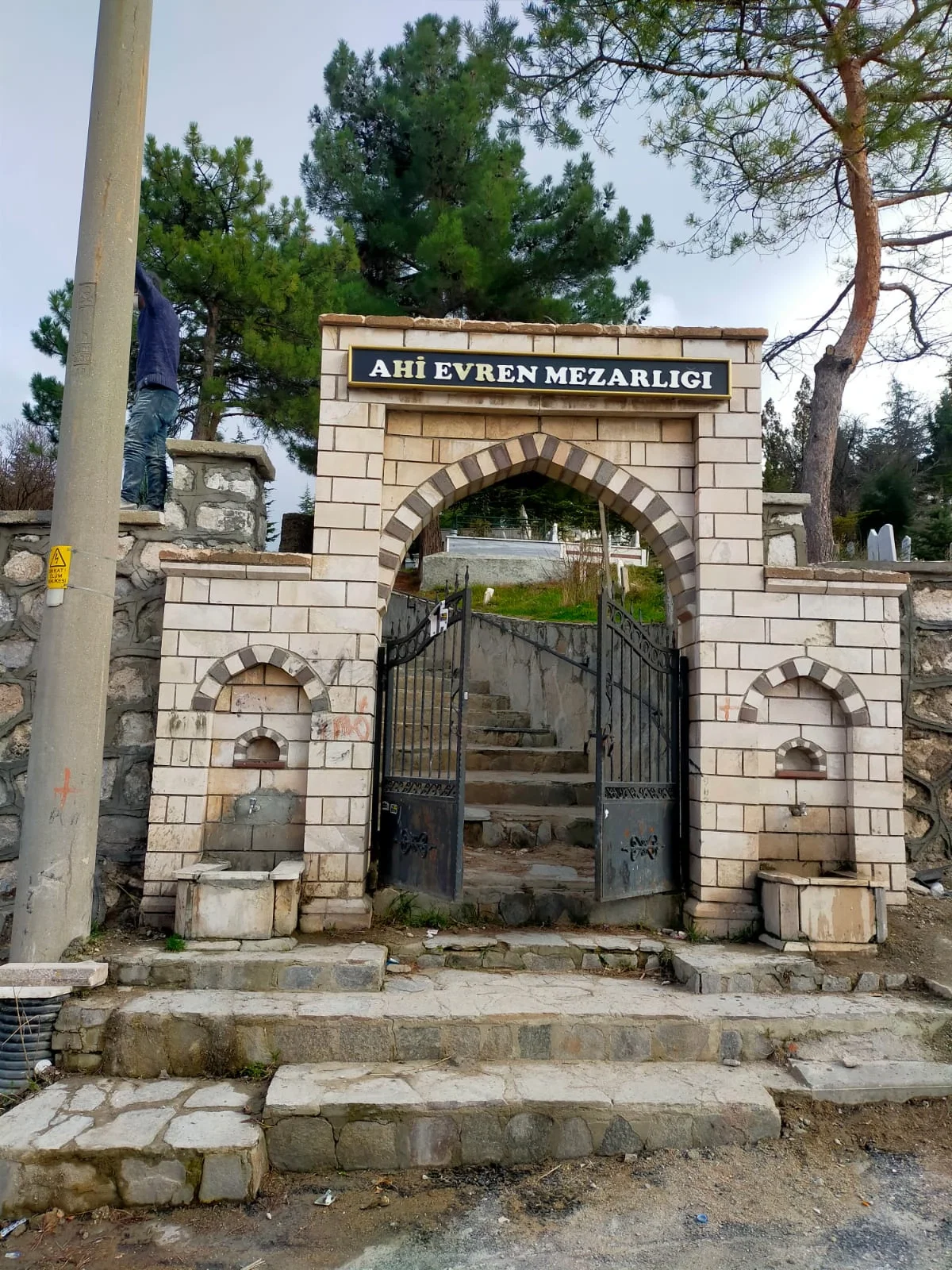 Kütahya Belediyesi 7 Adet mezarlık yapım işi